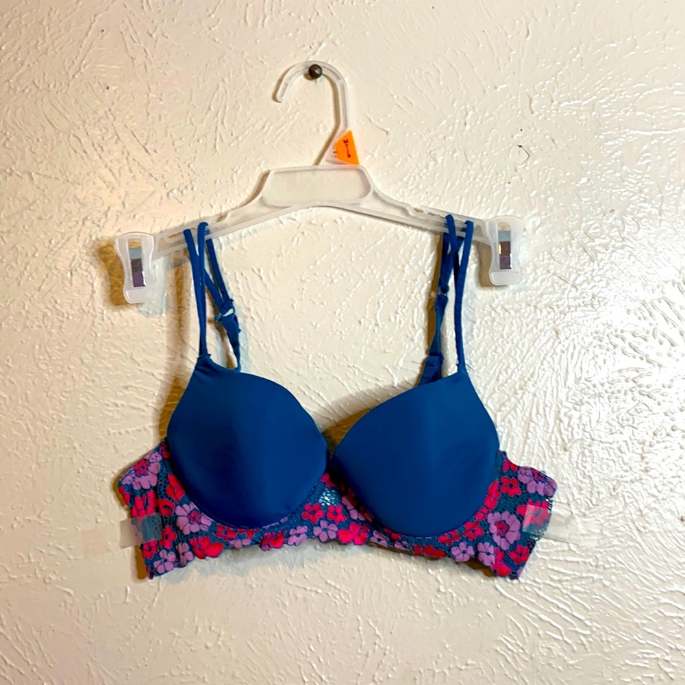 No Boundaries• Bra• Lace